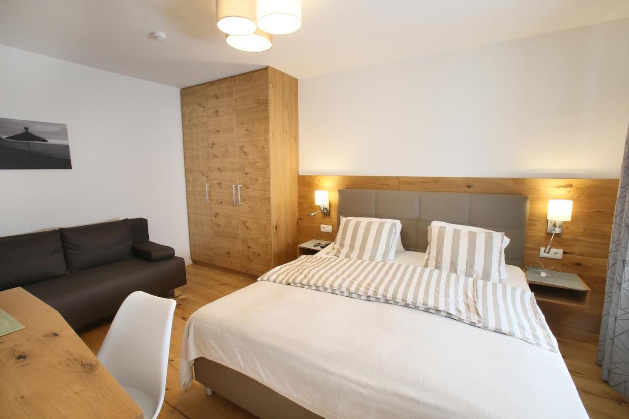 Apartments Freitag - H1 Winden am See Экстерьер фото